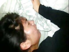 La chica junto trannyvideosxxx a él teniendo sexo con un vibrador