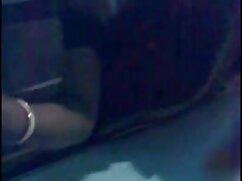 Capa rizada de la bomba en la porno gordas cara