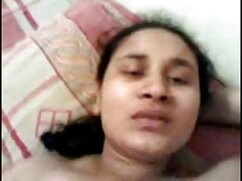 En ambos agujeros en los huevos también está follando sex18