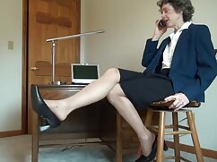 Él lanzó el palo en lugar de los deportes para complacer sus porno infieles tetas