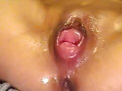 Hice una piscina al lado de la cama antes de tener poorno tiempo para relajarme