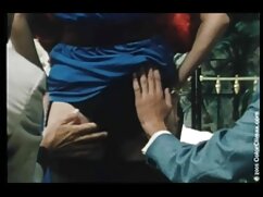 Cisse porno cerdas patada en un montón de dedo tocar tocar